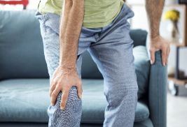 膝盖蹲着站起来的时候出现了疼痛的原因及治疗措施