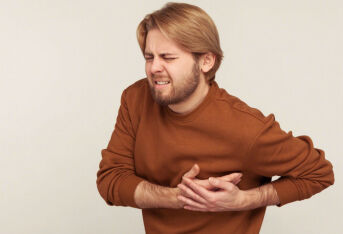 胸腺增生如何处理？