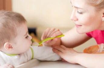          宝宝添加辅食与营养素补充