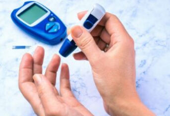 生活当中如何控制血糖呢?