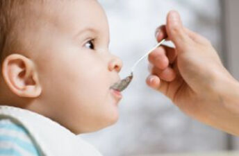 婴儿几个月添加辅食最好？ 