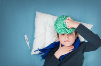 临床小孩病毒性发热反复怎么办？