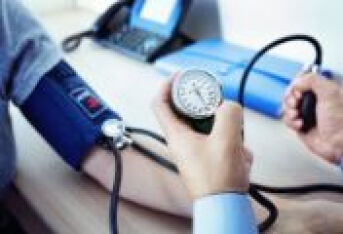 高血压出现哪些情况需要就医？