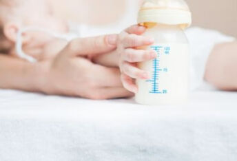 牛奶蛋白过敏的宝宝喂养