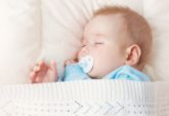 宝宝吃夜奶频繁怎么办？