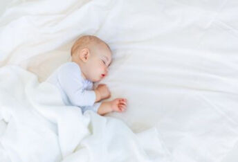 宝宝睡眠不安、哭闹的常见原因