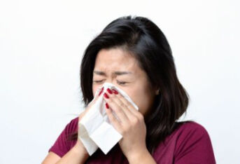 如何区分过敏性鼻炎与感冒？