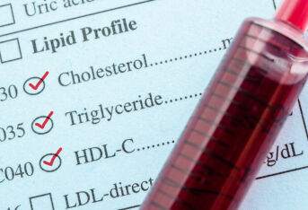 老年人体检发现甘油三酯高会诱发急性胰腺炎吗？