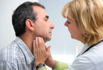 喉咙左边痛是什么原因 告诉你两个引起喉咙痛的原因