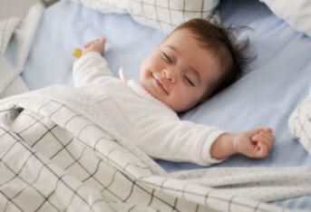 宝宝睡觉时为什么老是爱摇头？