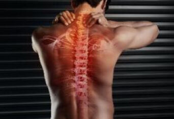 干活的时候脊椎骨疼痛的原因及治疗措施