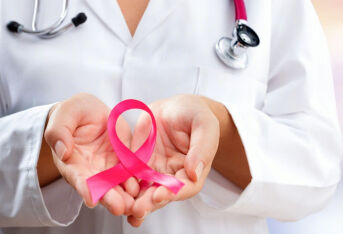 子宫内膜癌中期能治愈吗？