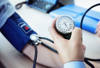 高血压的危害有哪些？在饮食上要注意什么？