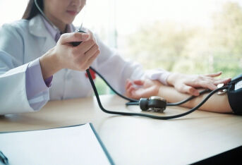 得了高血压应该怎么办？