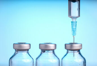 老年人接种新冠疫苗需要注意些什么？