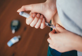 打胰岛素就会上瘾，得一直打下去？