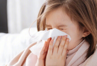 如何区分新冠病毒感染、流感和普通感冒？怎样预防？