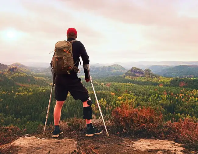 左胫骨粉碎骨折 术后三月骨痂不明显
